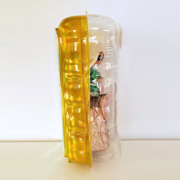 2/$50 - Na! Na! Na! Surprise - Victoria Grand - New in Package - Picture 4 of 8